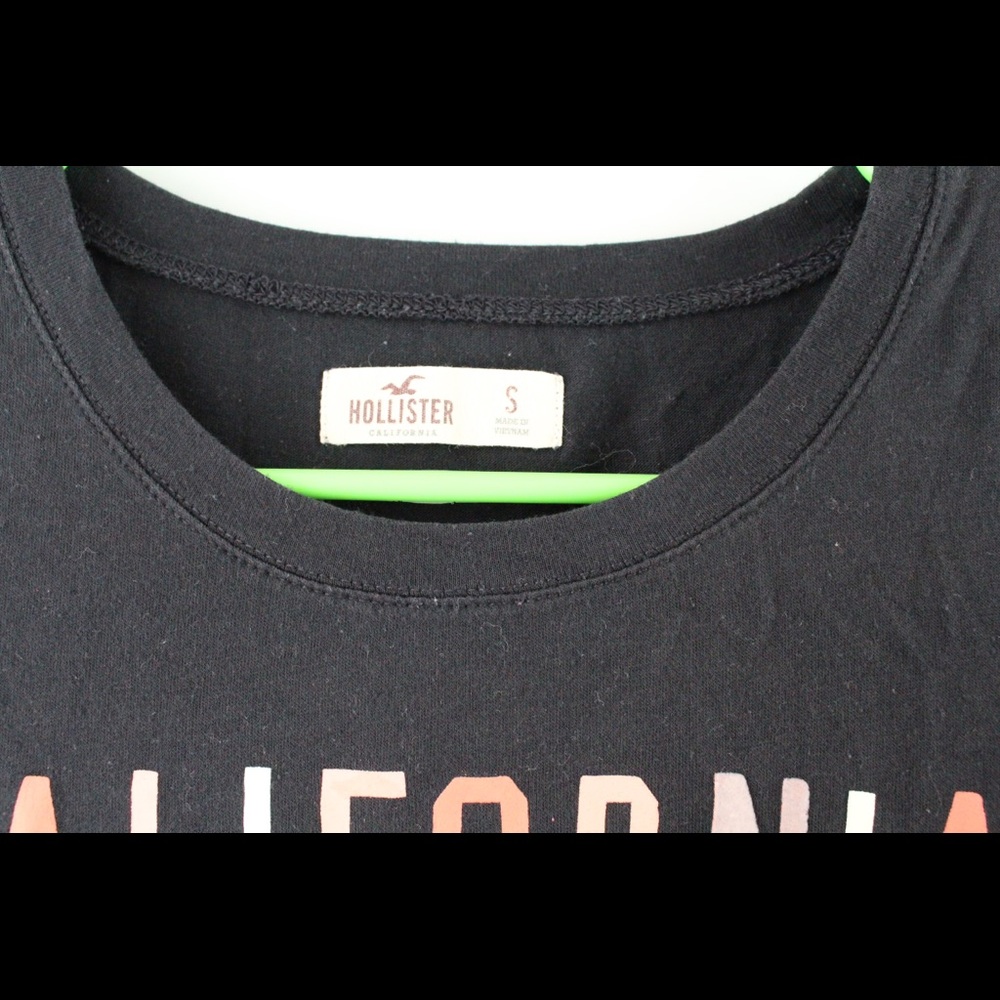 Super cute Hollister top - Picture 3 of 5